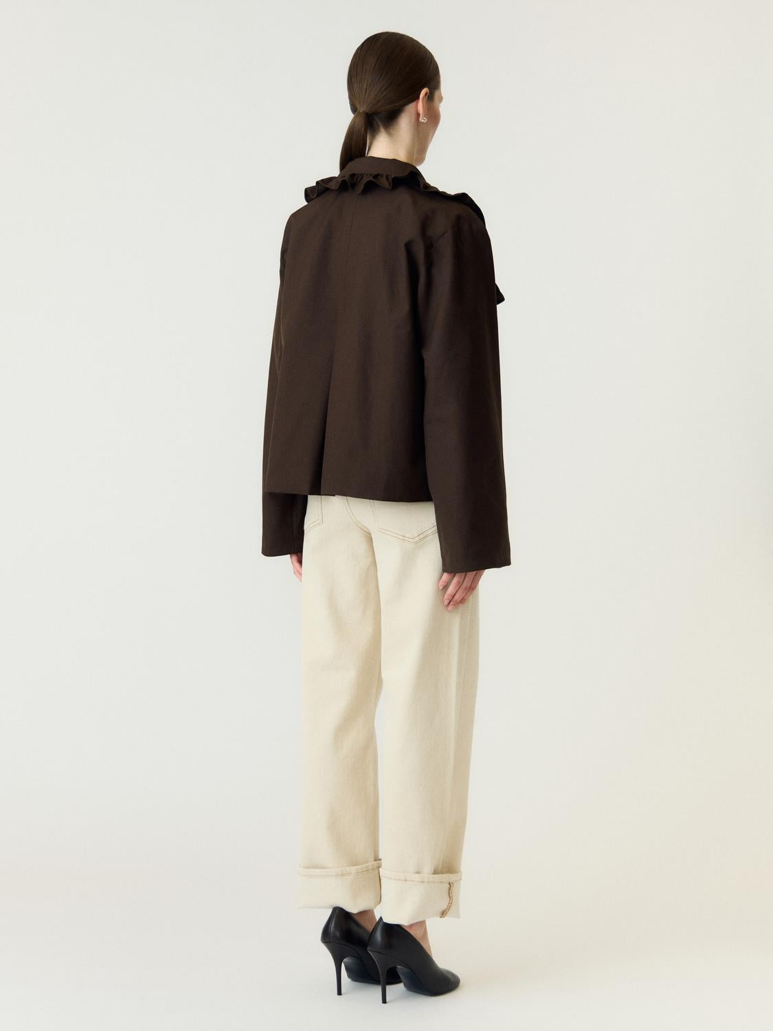 model_shot-back